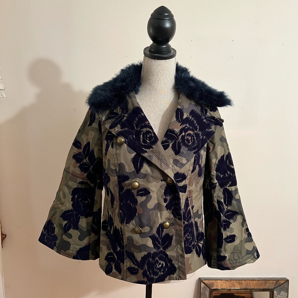 Banana Republic Camouflauge Coat Jacket Blue Faux Fur w/ Velvet Flowers Size XS